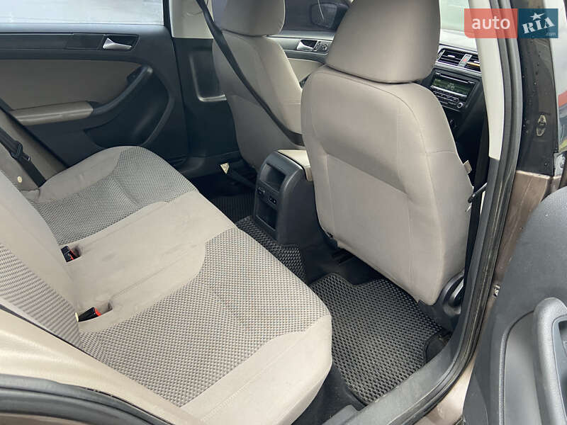 Седан Volkswagen Jetta 2014 в Киеве