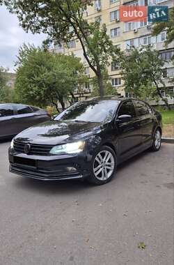 Седан Volkswagen Jetta 2016 в Днепре