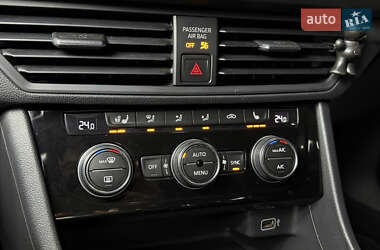 Седан Volkswagen Jetta 2019 в 