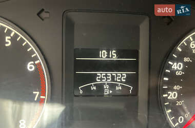 Седан Volkswagen Jetta 2013 в 