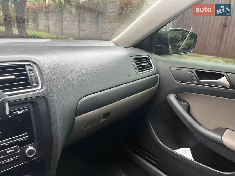 Седан Volkswagen Jetta 2013 в Каменском фото 7 Седан Volkswagen Jetta 2013 в Каменском