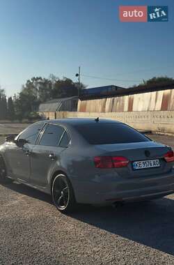 Седан Volkswagen Jetta 2013 в 