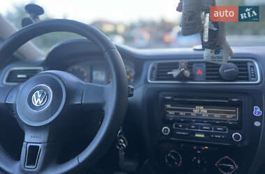 Седан Volkswagen Jetta 2014 в 
