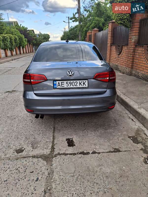 Седан Volkswagen Jetta 2015 в Киеве