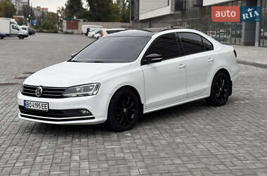 Седан Volkswagen Jetta 2014 в 