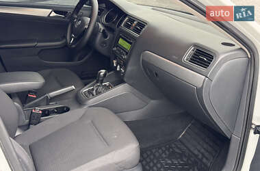 Седан Volkswagen Jetta 2014 в 