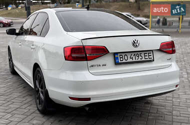 Седан Volkswagen Jetta 2014 в 