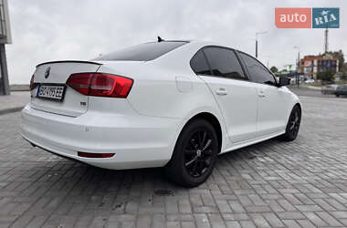 Седан Volkswagen Jetta 2014 в 