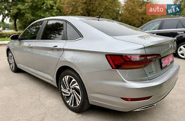 Седан Volkswagen Jetta 2019 в 