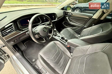 Седан Volkswagen Jetta 2019 в 
