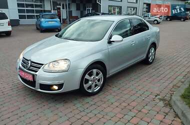 Седан Volkswagen Jetta 2005 в Сарнах