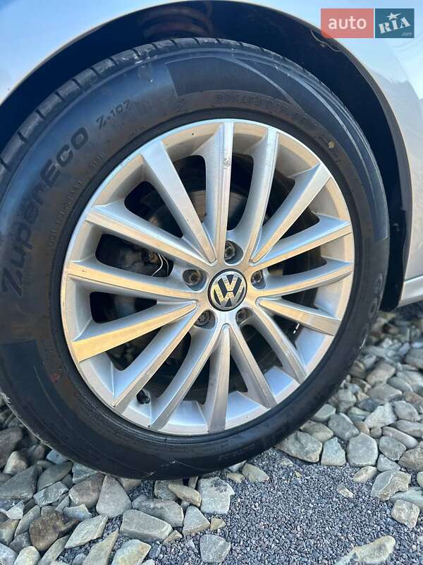 Седан Volkswagen Jetta 2013 в Самборе