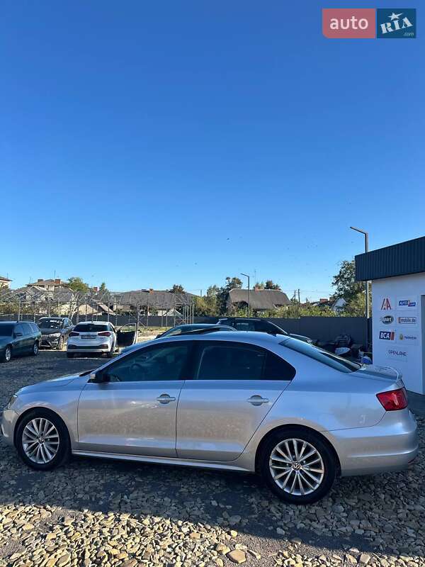 Седан Volkswagen Jetta 2013 в Самборе