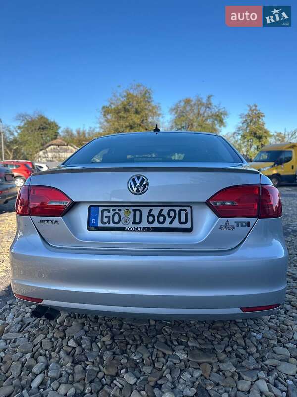 Седан Volkswagen Jetta 2013 в Самборе