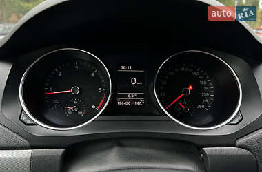 Седан Volkswagen Jetta 2016 в 
