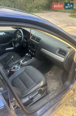 Седан Volkswagen Jetta 2011 в 