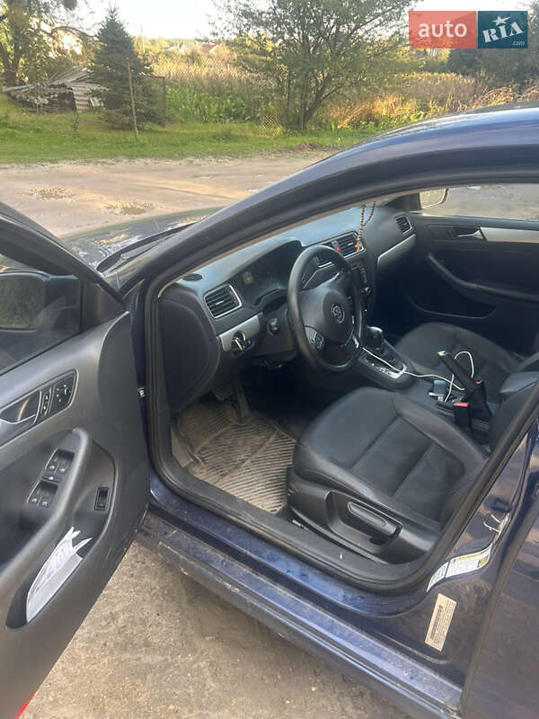 Седан Volkswagen Jetta 2011 в Львове