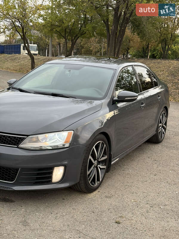 Седан Volkswagen Jetta 2012 в Днепре