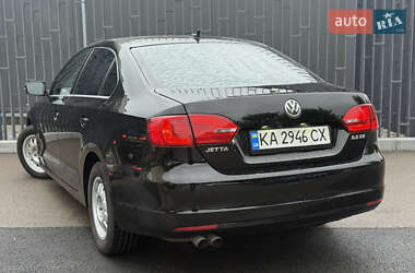 Седан Volkswagen Jetta 2013 в 