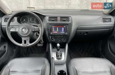 Седан Volkswagen Jetta 2014 в 