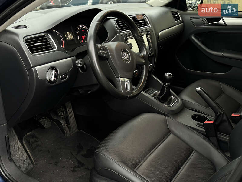 Седан Volkswagen Jetta 2011 в Хмельницком
