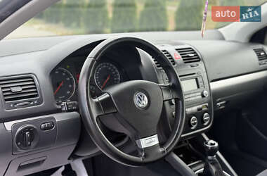 Седан Volkswagen Jetta 2006 в 