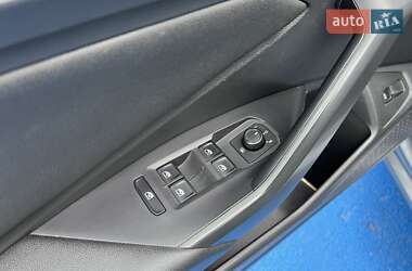 Седан Volkswagen Jetta 2019 в 
