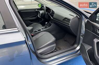 Седан Volkswagen Jetta 2019 в 