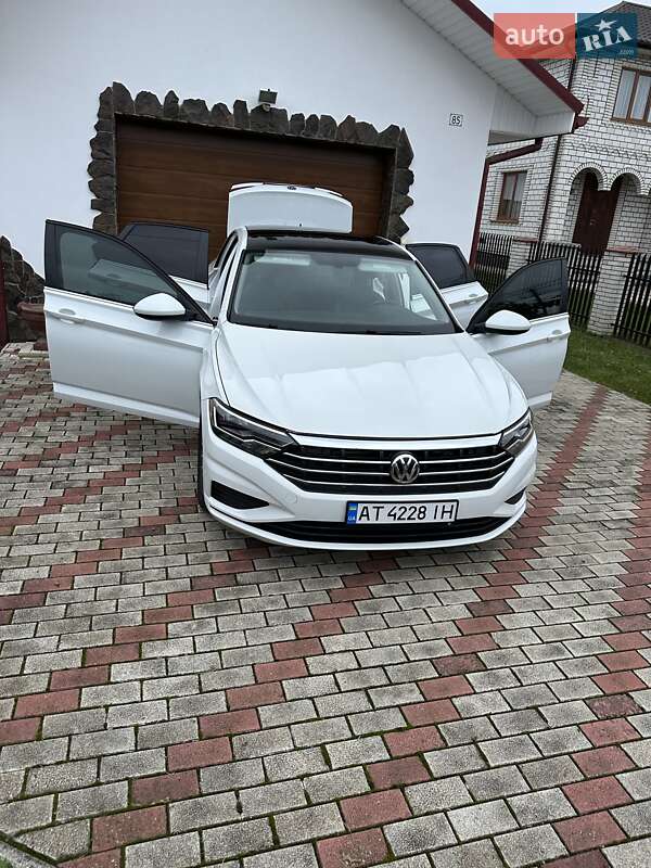 Седан Volkswagen Jetta 2019 в Івано-Франківську