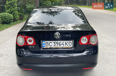 Седан Volkswagen Jetta 2009 в 