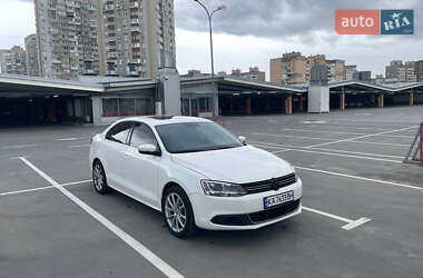 Седан Volkswagen Jetta 2012 в Києві