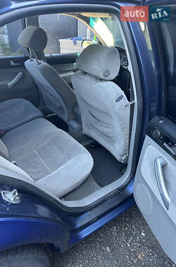 Седан Volkswagen Jetta 2002 в 