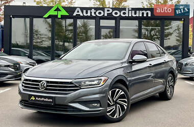 Седан Volkswagen Jetta 2018 в 