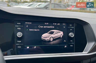 Седан Volkswagen Jetta 2018 в 
