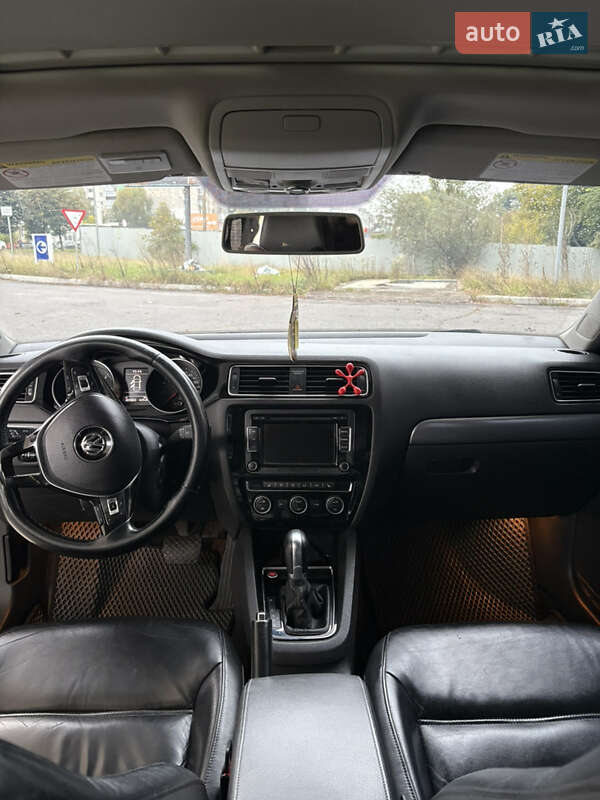 Седан Volkswagen Jetta 2014 в Хмельницком