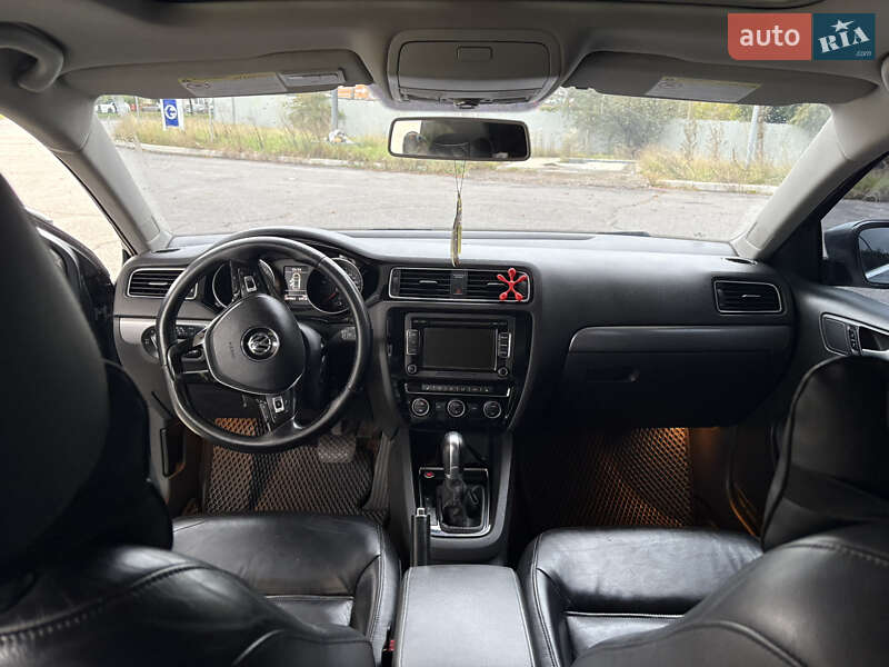 Седан Volkswagen Jetta 2014 в Хмельницком