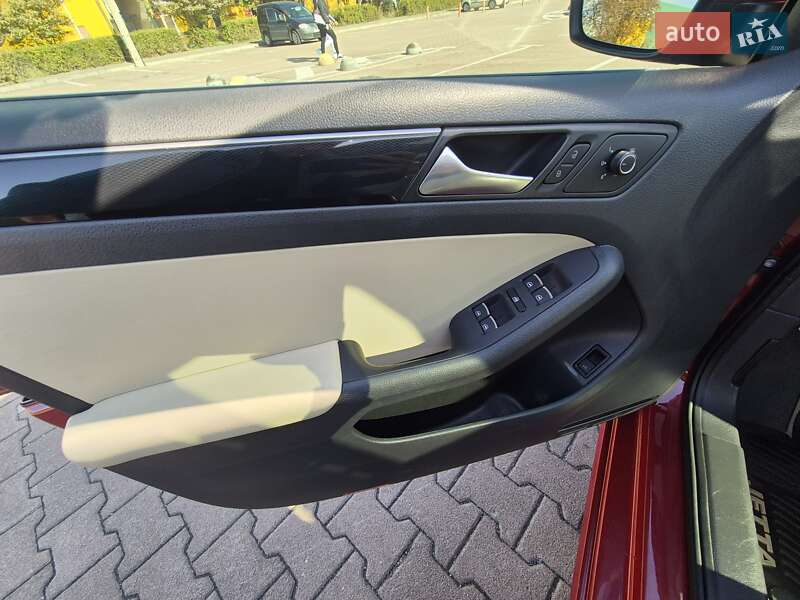Седан Volkswagen Jetta 2016 в Житомирі фото 21 Седан Volkswagen Jetta 2016 в Житомирі