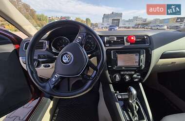 Седан Volkswagen Jetta 2016 в 