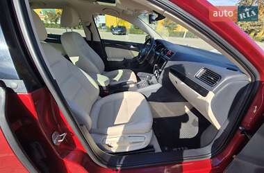 Седан Volkswagen Jetta 2016 в 