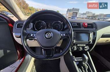 Седан Volkswagen Jetta 2016 в 