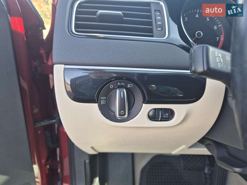 Седан Volkswagen Jetta 2016 в Житомирі фото 45 Седан Volkswagen Jetta 2016 в Житомирі