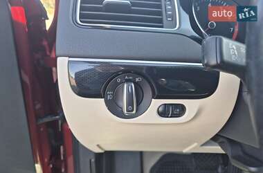 Седан Volkswagen Jetta 2016 в 