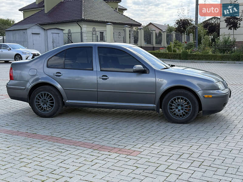 Седан Volkswagen Jetta 2003 в Золочеве