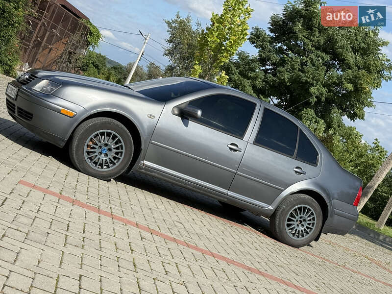 Седан Volkswagen Jetta 2003 в Золочеве