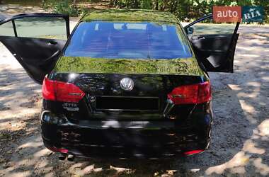Седан Volkswagen Jetta 2014 в Хмельницком
