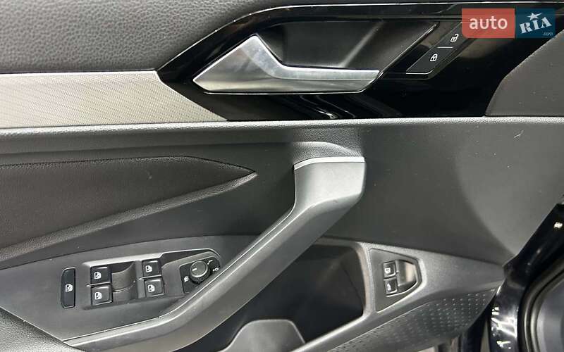 Седан Volkswagen Jetta 2020 в Черновцах