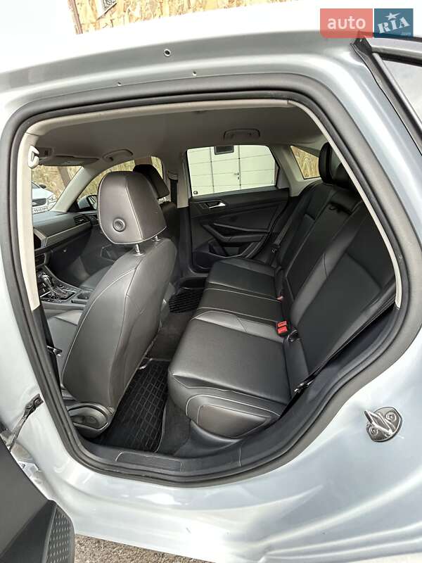 Седан Volkswagen Jetta 2018 в Києві