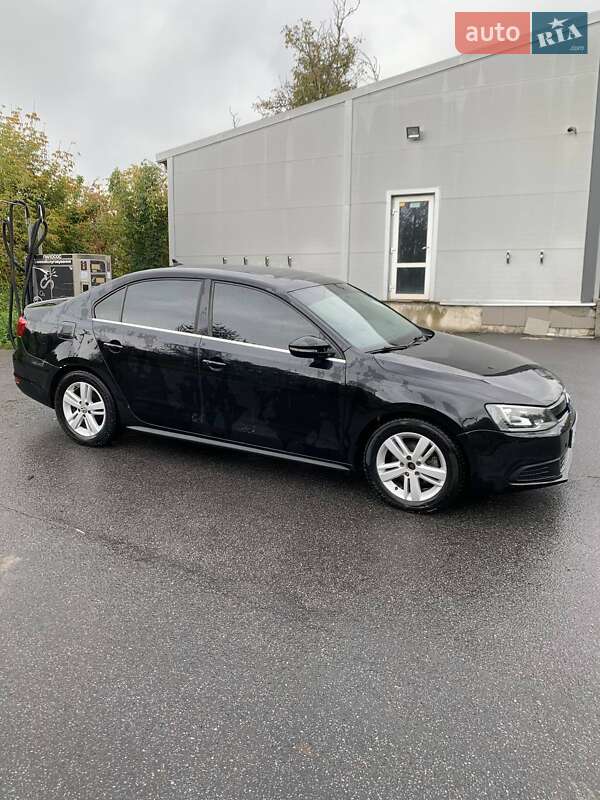 Седан Volkswagen Jetta 2013 в Виннице