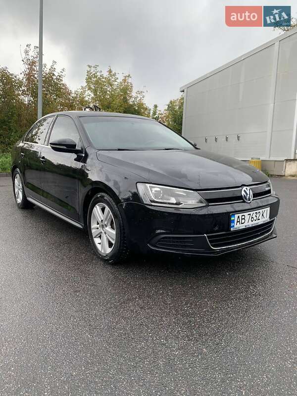 Седан Volkswagen Jetta 2013 в Виннице