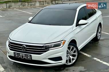 Седан Volkswagen Jetta 2019 в 